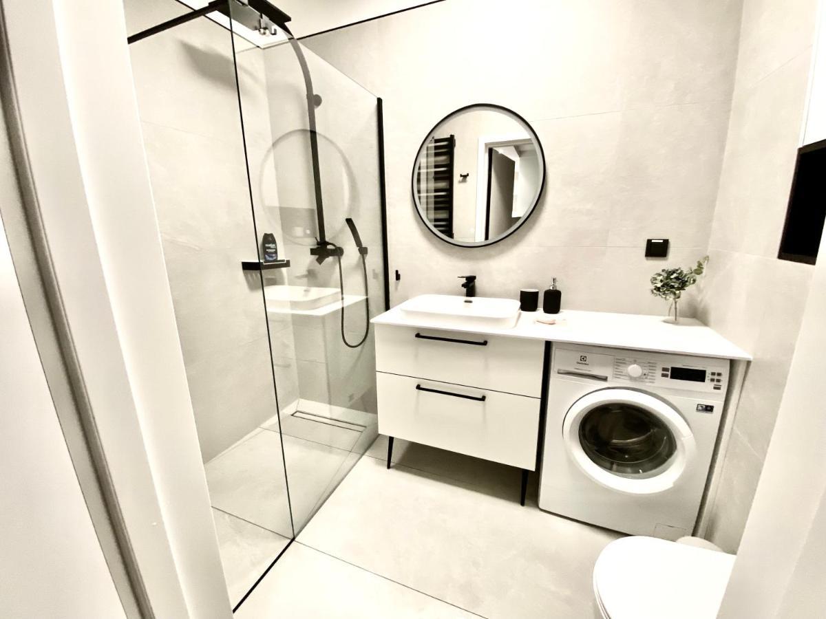 Przy Plazy - Z Prywatnym Ogrodkiem Rezydencja Niechorze Apartment Ngoại thất bức ảnh