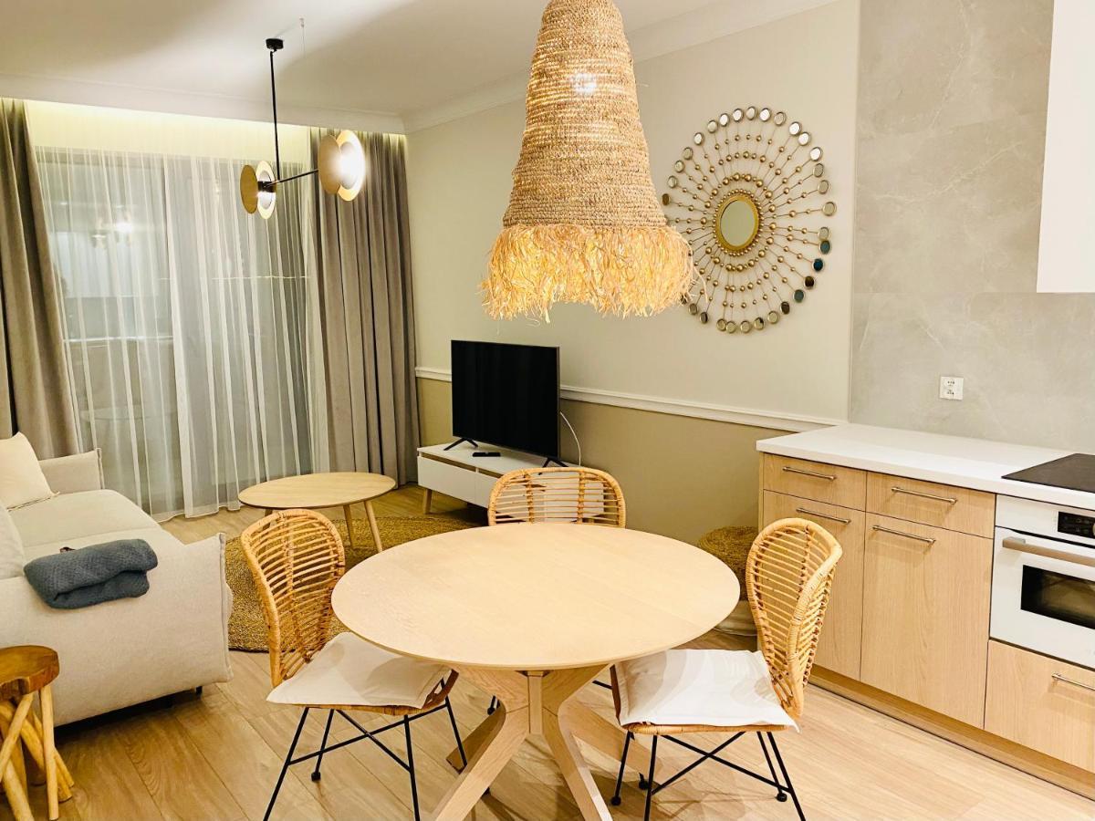 Przy Plazy - Z Prywatnym Ogrodkiem Rezydencja Niechorze Apartment Ngoại thất bức ảnh